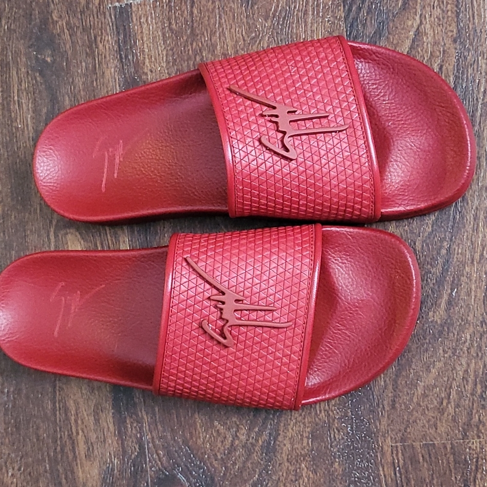 Red Giuseppe Slides